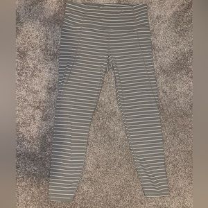 Athleta salutation leggings